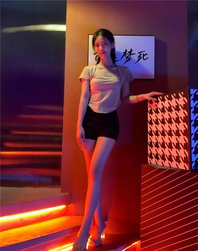 会喷水的骚欲女