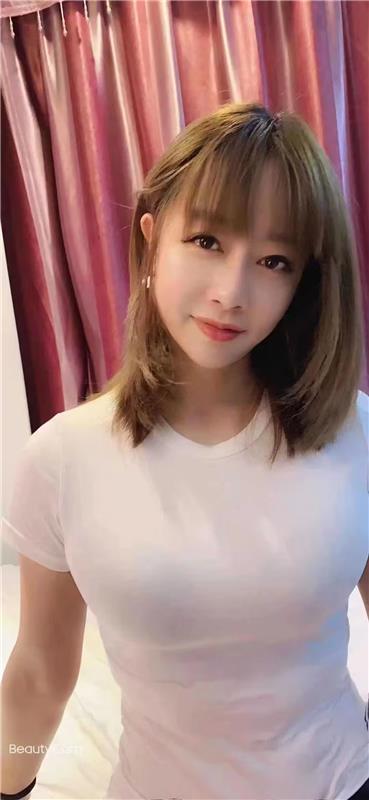 两个不错的熟女微微，文莹