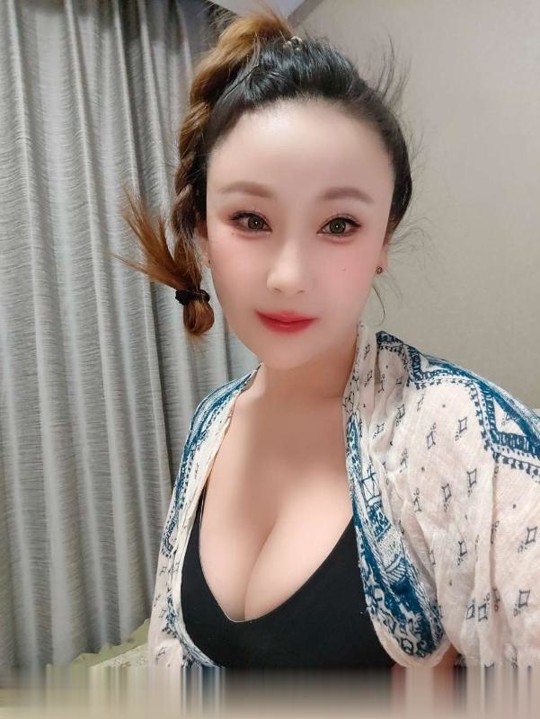 昆山美乳性感美人